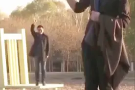 神奇的穿墙术，现场将人变小，诡异无比的魔术竟是大脑产生的错觉