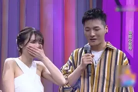 痴情美女表白公交车相遇的小伙，现场给小伙准备了惊喜，感动小伙视频封面