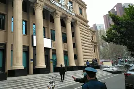 银行开公户，好麻烦啊！一个上午才办好。视频封面