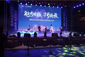 缅甸知名女歌星演唱会，看了一个晚上，一个字也没看明白视频封面