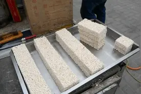传统的爆米花进化史！最土的江米快爆米花做法！你知道制作过程吗视频封面