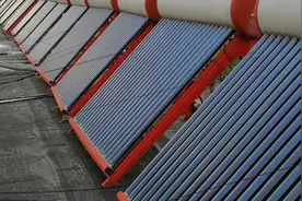 如何选择太阳能上下水管？维修师傅一语道破！涨知识了…视频封面