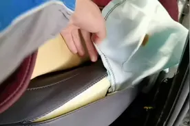 带有侧面安全气囊的车使用坐垫时要注意视频封面