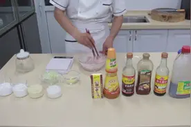 面点大师教你一款正宗的小笼包肉馅配比与操作方法 开店可使用视频封面