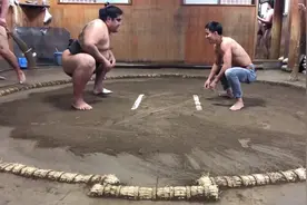 日本相扑vs综合格斗，跨项目跨级别的较量视频封面