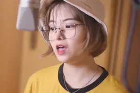 小姐姐翻唱歌曲《东西》，歌词温暖又甜蜜，旋律优美好听动人啊