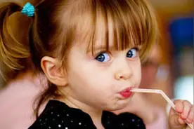 孩子的安全大于天，让孩子学会这些自我保护方法，增强防范意识视频封面