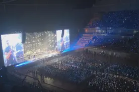 许巍福州演唱会(蓝莲花）现场真的超级震撼！视频封面