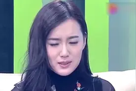 江铠同新恋情开始，神秘男友开豪车，俩人共回住处