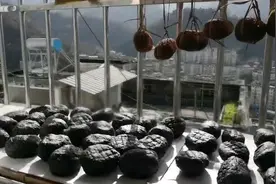 四川巴中南江县特有年货腊味：血圆子，手工打造，吸收日月之韶华视频封面