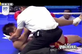 中国董文飞遭遇重大危机！状态不佳惨遭泰拳王巴猜·撒察强势KO