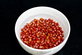 用红豆给宝宝做辅食，健脾养胃，补铁补血，软糯好吃，简单好做！