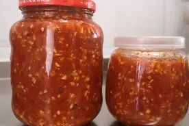 风靡东北的西红柿辣椒酱好吃超下饭，放一年都不坏，做法却很简单