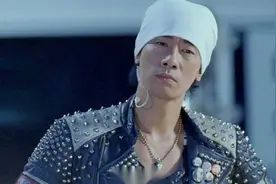 陈冠希最帅抽烟镜头，实在太迷人了，连我都有了心动的感觉