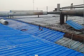 打工小伙今天房顶终于完工，明天即将返程回家心情美美哒视频封面