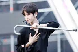 彼此安好！金泰妍和EXO边伯贤再次同框了，依旧很唯美的样子视频封面