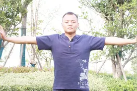 每天拉伸手臂5分钟调理，手臂伸不直，肘关节疼，网球肘，肩周炎视频封面
