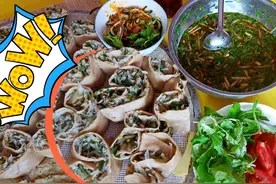 老妈做内蒙特色农家饭“莜面顿顿”，配上灵魂汤，吃起来太爽了视频封面