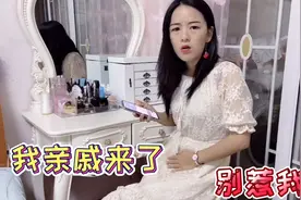 搞笑剧：美女肚子疼，小伙就让她多喝热水，特殊时期的女人不能惹