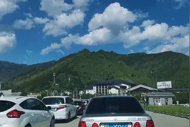 五台山免票了，从景区门口到景区中心，人车多到什么程度？视频封面