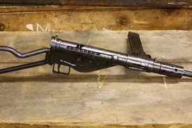 【梦回战场】/司登冲锋枪试玩/这枪真的能用来打仗吗？