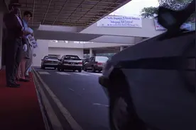 肥猫抽烟甩手，气质这块不能输视频封面