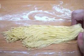 自制面条超强配方！爽滑筋道不起坨视频封面