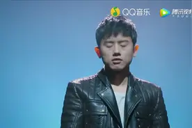 张杰一首《自己》，高音惊艳逆袭，燃爆全场。视频封面