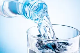 又好喝又治痛风，这种“水”是宝，轻松帮助尿酸排除体外视频封面