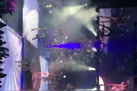 蔡依林15年在香港红磡火辣身材劲爆演唱会。视频封面