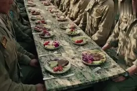 同样饿一天 看中国军人如何迎面解决困难