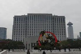 实拍上海市政府大楼，方方正正，庄严大气视频封面
