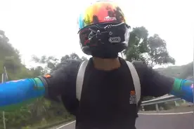 第三人称视角记录贝纳利黄龙300跑山，压弯磨膝盖的姿势真帅视频封面