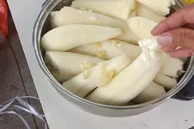 这样的木薯你敢吃吗？吃多了会中毒。视频封面