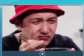 夏季烈日炎炎，妇女却身穿棉衣包裹的非常严实，咋回事？来看一下