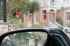 防骗，主要靠气质，美女说了算