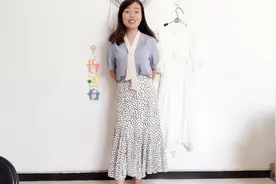 小芳试穿短袖搭半身裙，试穿了这么多款式，哪款搭的最好看呢