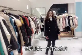 黑色水貂绒外套搭配显瘦小脚裤，时尚减龄还遮肉，冬季必备单品视频封面