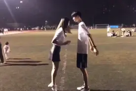 《起风了》毕业了 我们回不去了我曾将青春翻涌成她 指尖弹出盛夏