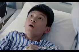 男孩手术后，一切指标正常，但他却感觉自己变成了一个怪物！视频封面