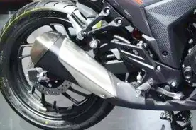 这台大品牌车型定位运动属性，售价9580元配鸟嘴车头，可玩性高视频封面