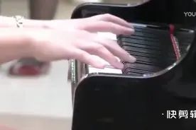当商场响起"喀秋莎"，俄罗斯孩纸们的反应让人泪目，满满的自豪感视频封面