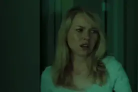 小男孩深夜看片，不料被妈妈当场逮到，气愤痛哭！