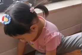 2岁宝宝不会背古诗，不会数字，妈妈好焦虑，不知怎么教育。视频封面