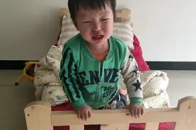 床底下有怪物？吓得孩子连滚带爬的哭？不!那是比怪物还可怕的…