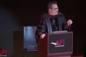 中国留学生演讲震撼美国，网友：这才是中国留学生还有的样子！视频封面