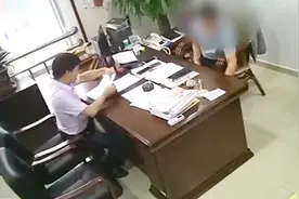深圳街道办干部戴海清被捕 曾因视频“4分钟内收9人贿赂”扬名视频封面