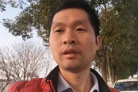 异地工作社保交满10年就可以在当地退休，别天真还需满足其他条件