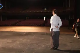 中国版“百年孤独”！话剧《一句顶一万句》之出延津记在天津上演视频封面
