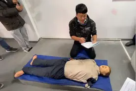 高压电工考试-单人徒手心肺复苏操作视频封面
